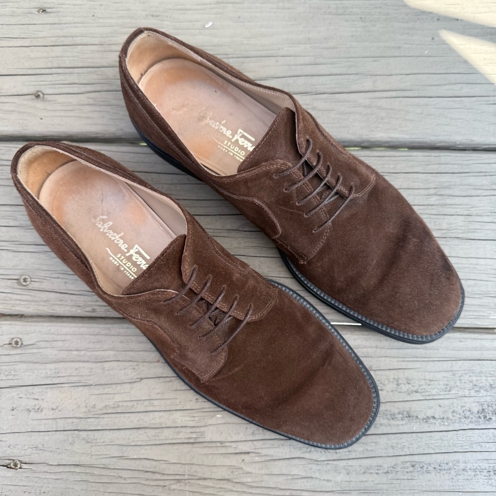 Salvatore Ferragamo derby lace up shoes in brown suede size 9.5 D